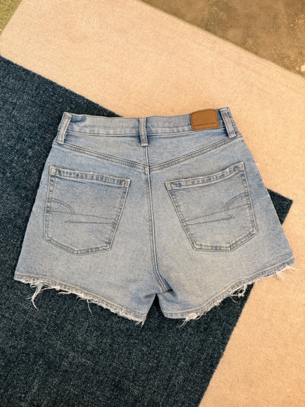 american eagle highest rise 90s boyfriend short - Picture 3 of 8